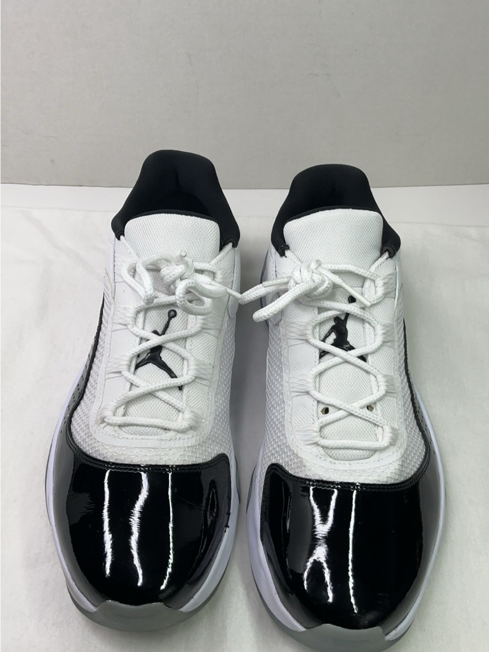 Nike Air Jordan 11 CMFT Low sneakers. SIZE 11.